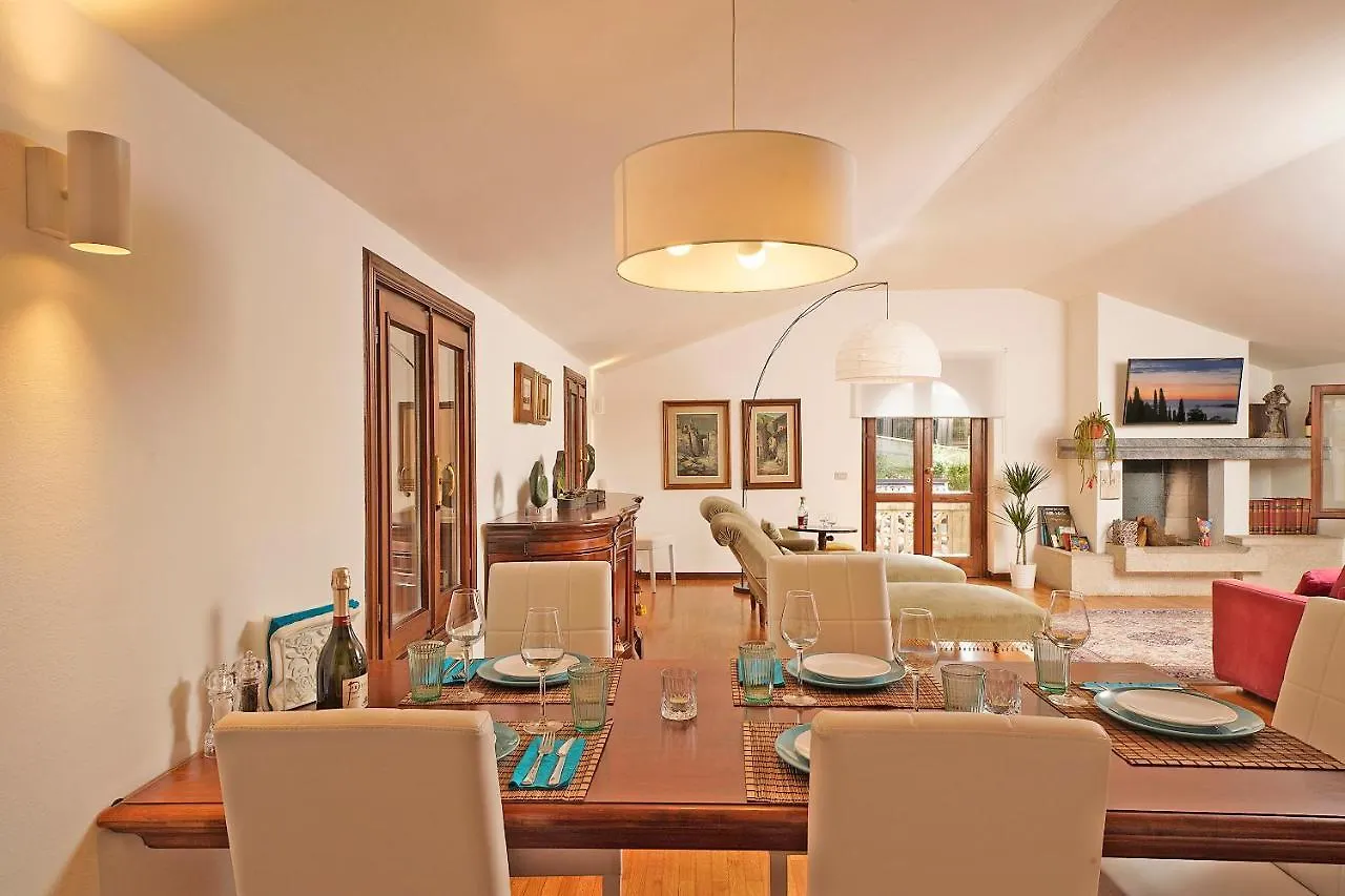 Valle Fiorita 42 - Lake View Apartment Gardone Riviera
