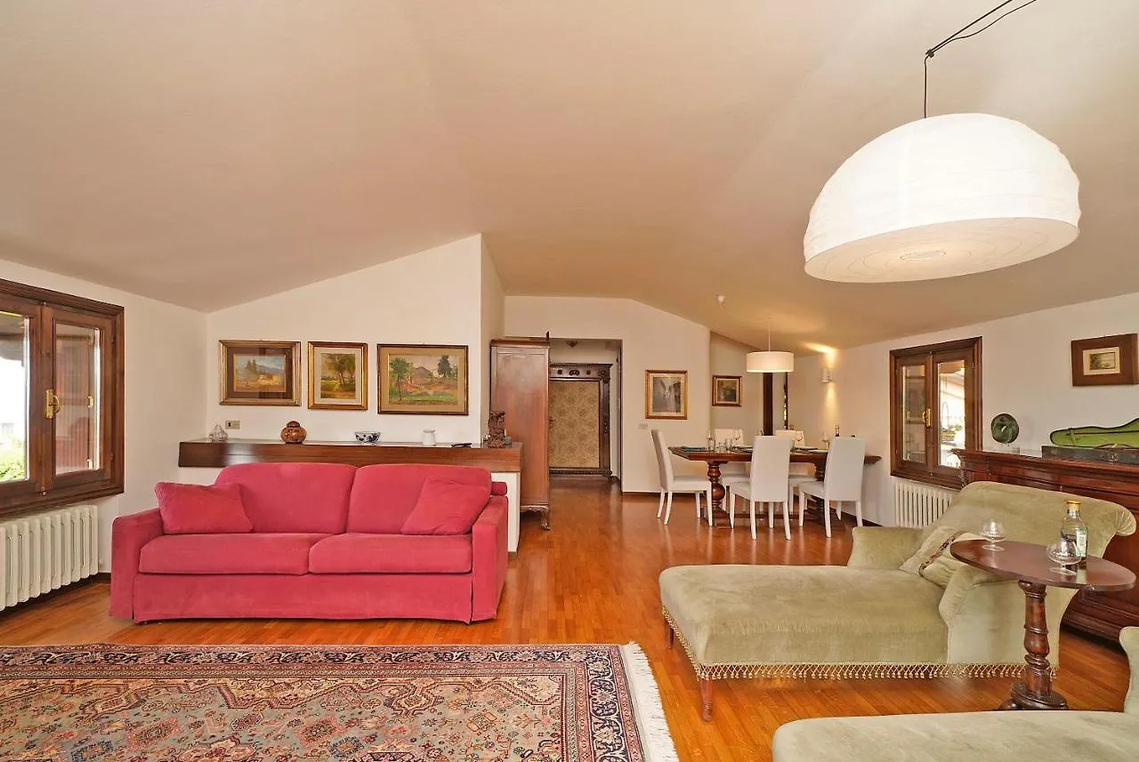 Valle Fiorita 42 - Lake View Apartment Gardone Riviera Italien